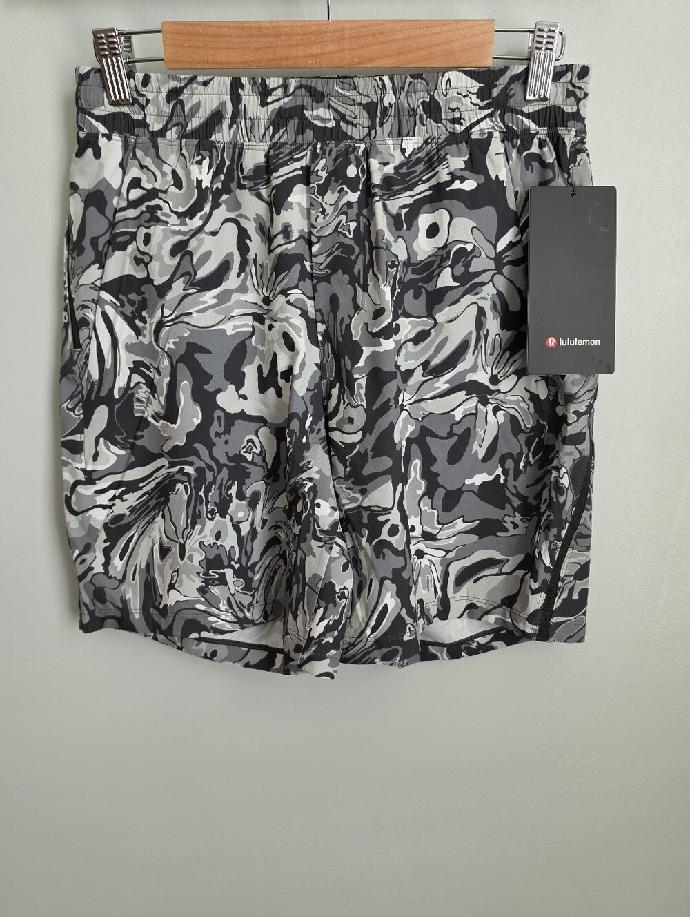 Lululemon Men's Pace Breaker Linerless Short 7" Size Small NWT